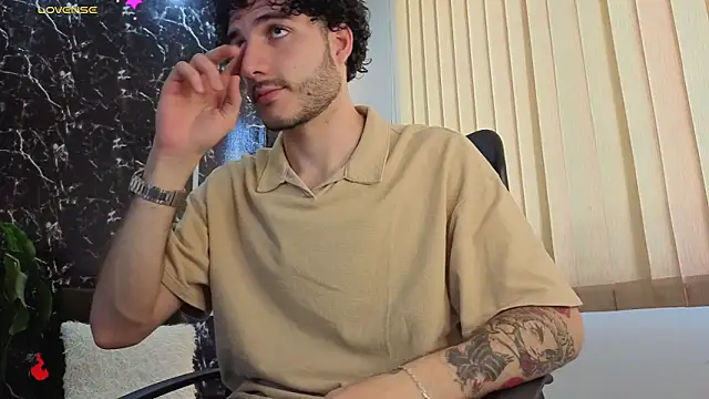 Snapshot of Rafael_Mendezz chatting on March 19, 5:50 pm Rafael Mendezz online show from March 19, 5:50 pm