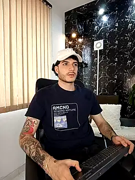 Snapshot of Rafael_Mendezz chatting on March 25, 8:37 pm Rafael Mendezz online show from March 25, 8:37 pm