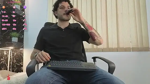 Snapshot of Rafael_Mendezz chatting on March 28, 8:19 pm Rafael Mendezz online show from March 28, 8:19 pm