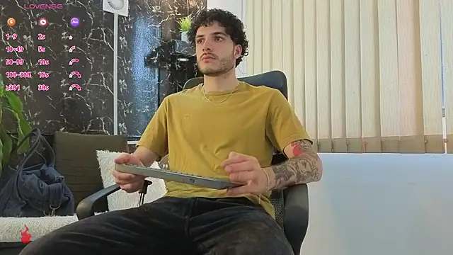 Snapshot of Rafael_Mendezz chatting on March 29, 8:09 pm Rafael Mendezz online show from March 29, 8:09 pm