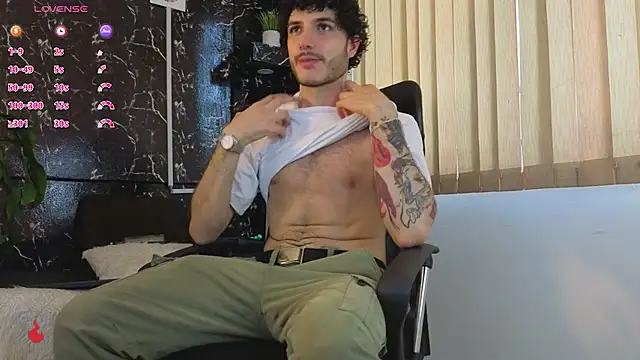 Snapshot of Rafael_Mendezz chatting on April 7, 8:31 pm Rafael Mendezz online show from April 7, 8:31 pm