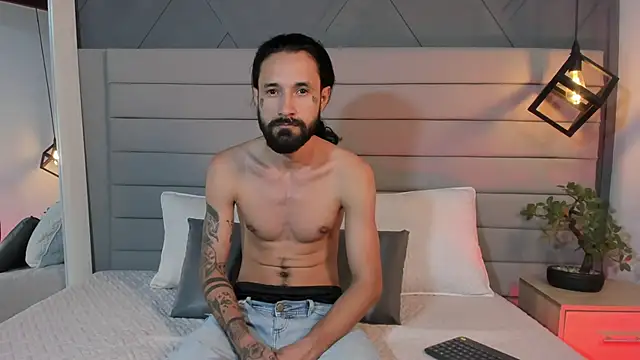 Hisoka 011 online show from September 18, 8:11 pm