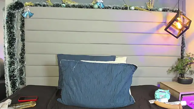 Hisoka 011 online show from January 8, 9:00 am