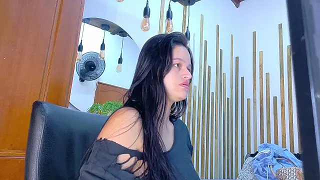 Jennifer Vega1 online show from March 27, 8:52 pm