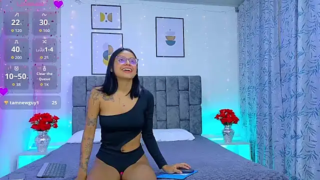 Snapshot of Soffia_Konig_ chatting on May 2, 12:21 pm Soffia Konig online show from May 2, 12:21 pm