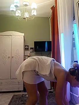 Julia Giulia online show from December 17, 11:27 am