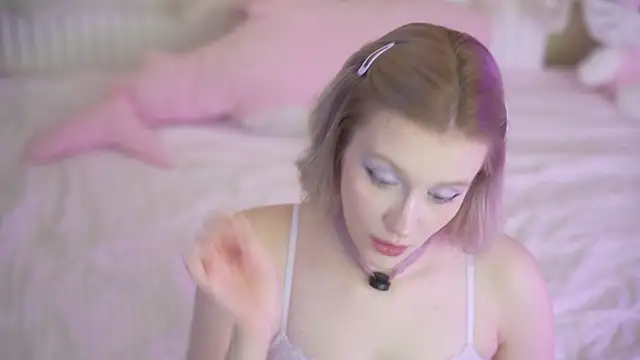 Snapshot of lil_tweety chatting on November 2, 7:27 pm lil tweety online show from November 2, 7:27 pm