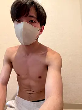 Snapshot of Yuma0718 chatting on November 29, 12:13 am Yuma0718 online show from November 29, 12:13 am