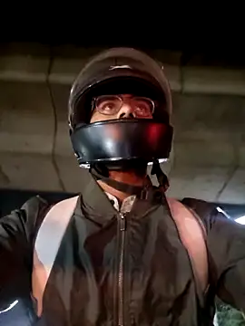 Snapshot of YoursThickDick chatting on November 20, 4:18 pm YoursThickDick online show from November 20, 4:18 pm