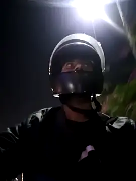 Snapshot of YoursThickDick chatting on December 3, 4:16 pm YoursThickDick online show from December 3, 4:16 pm