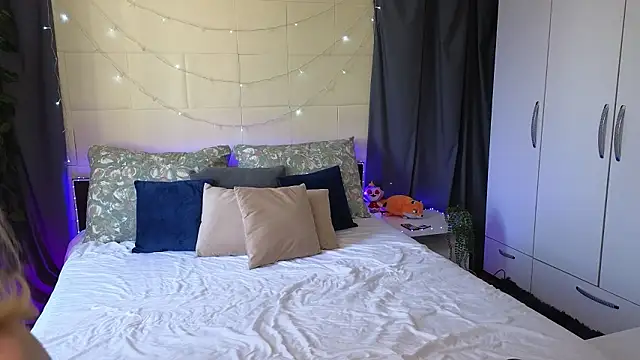 okerriella online show from March 26, 7:58 am