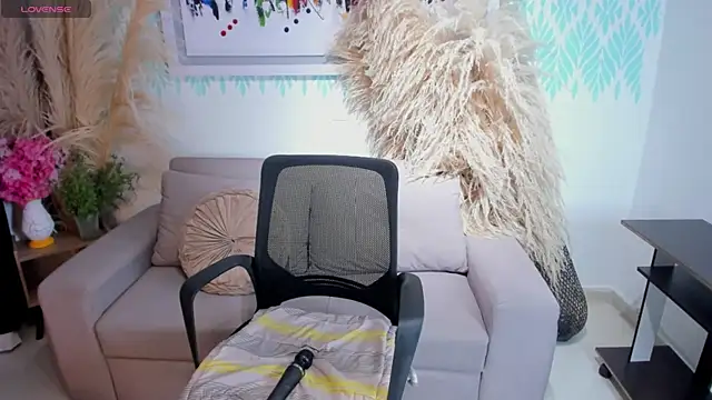 SofiaRivera1 online show from May 26, 9:33 pm