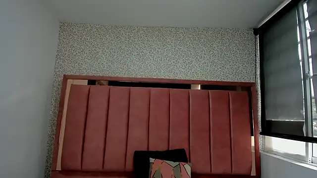 Hanna Lee   online show from October 8, 7:33 pm