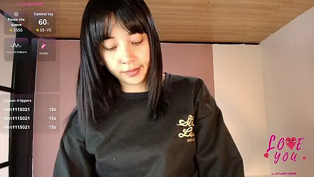 Hanna Lee   online show from March 31, 5:02 pm