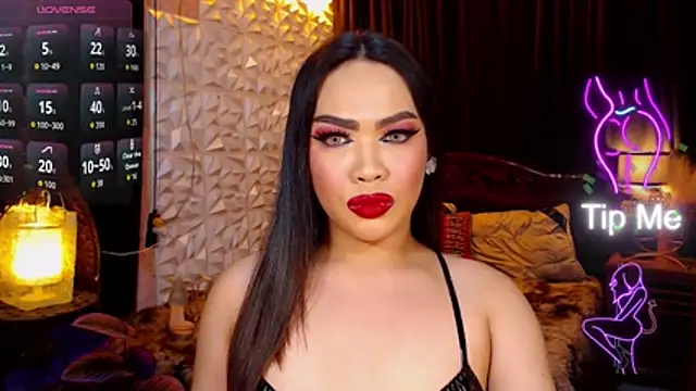 GODDESSHUGECOCKANDREA online show from April 25, 12:41 pm