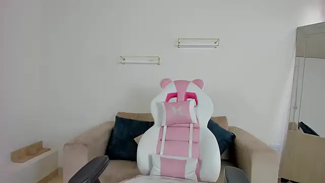 april smiith online show from December 2, 12:21 pm