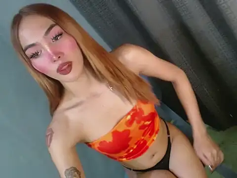 Snapshot of sweetfuckerbaby18 chatting on May 8, 5:07 pm sweetfuckerbaby18 online show from May 8, 5:07 pm