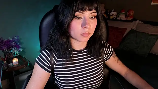 Snapshot of GaiaJoness chatting on November 27, 7:16 pm GaiaJoness online show from November 27, 7:16 pm