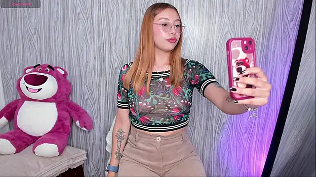 Snapshot of Sofii_03 chatting on October 8, 11:46 pm Sofii 03 online show from October 8, 11:46 pm