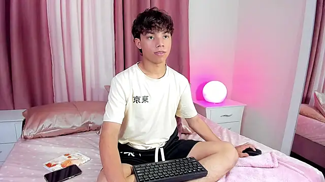 Snapshot of Honeymoon_sariel chatting on November 16, 7:52 pm Honeymoon sariel online show from November 16, 7:52 pm