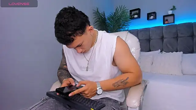 Thomas moon online show from February 14, 12:57 pm