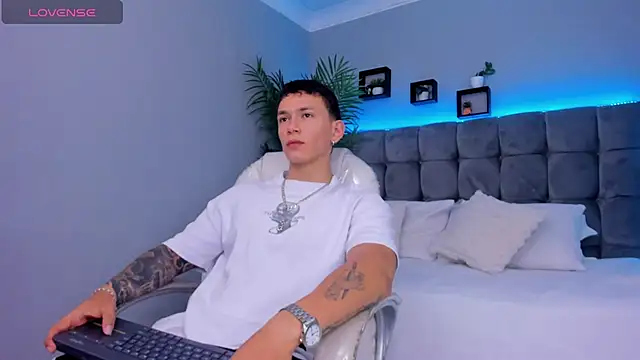 Thomas moon online show from February 15, 1:31 pm