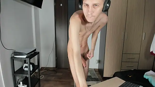 Snapshot of zincky2006 chatting on November 16, 10:21 am zincky2006 online show from November 16, 10:21 am