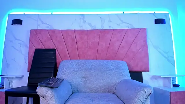 HellAndDante  online show from December 22, 2:08 am