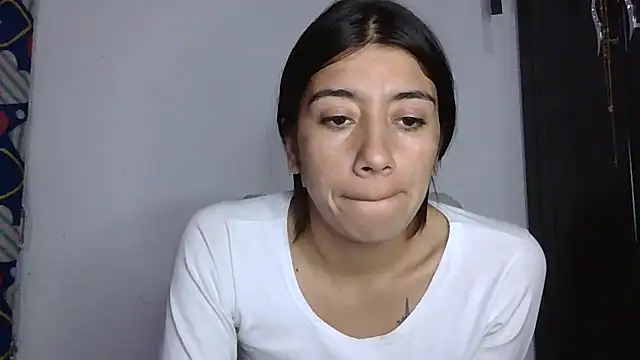 Snapshot of Madow_Lu chatting on November 1, 12:12 am Madow Lu online show from November 1, 12:12 am