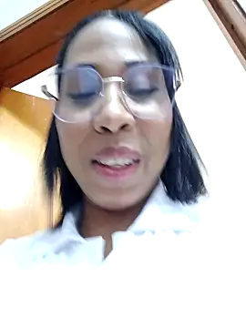 Elowen Clark online show from April 5, 7:11 pm