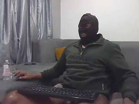 GigoloSandton online show from April 13, 11:43 pm