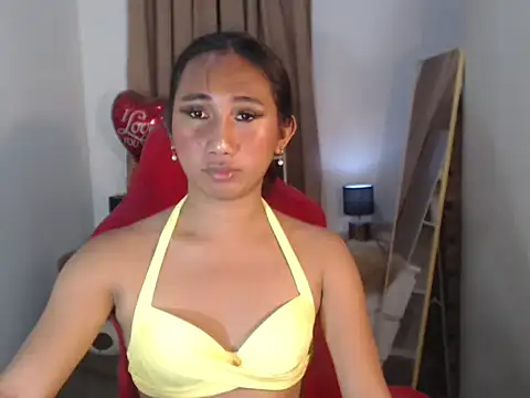JuicyliciousBabe online show from May 6, 6:35 pm