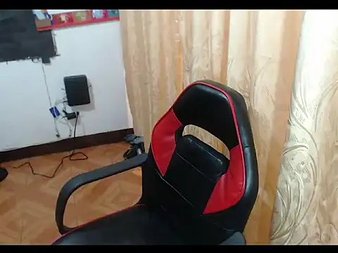 Snapshot of Pantera360 chatting on November 7, 11:27 pm Pantera360 online show from November 7, 11:27 pm