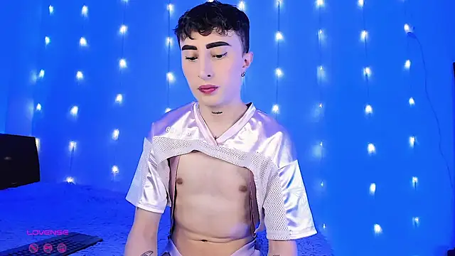 Snapshot of SebastianHilton chatting on May 30, 6:05 pm SebastianHilton online show from May 30, 6:05 pm