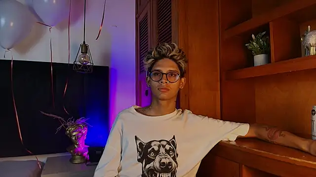 massimo alessandro online show from September 20, 4:35 am