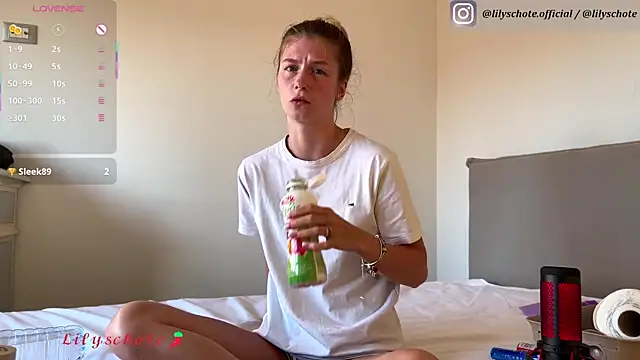 lilyofficial online show from April 24, 4:53 pm