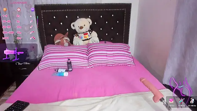 MiaMoxxy online show from December 16, 9:47 am