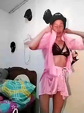 Snapshot of catrina_love chatting on June 17, 5:25 pm catrina love online show from June 17, 5:25 pm
