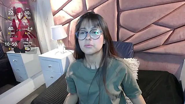 sophiaa 7 online show from October 15, 11:54 am