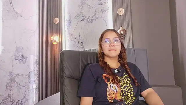 angeles azul online show from April 4, 11:51 am