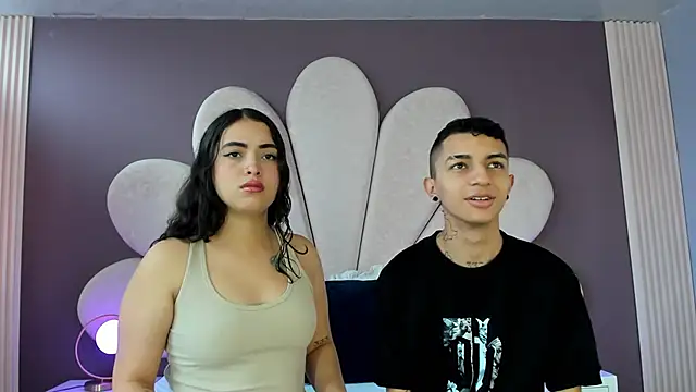 NickandAbby  online show from November 9, 3:32 pm