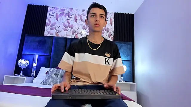 NickandAbby  online show from March 25, 7:09 pm