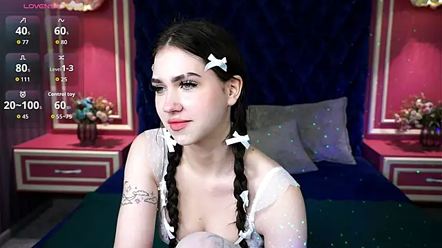 Snapshot of RuthandJess chatting on October 2, 8:49 pm RuthandJess online show from October 2, 8:49 pm