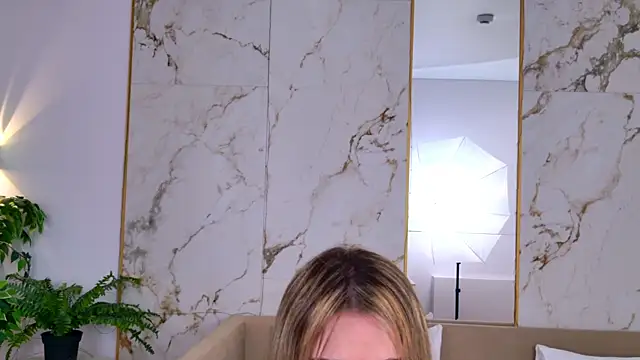 SweetyLicky online show from April 10, 3:28 pm