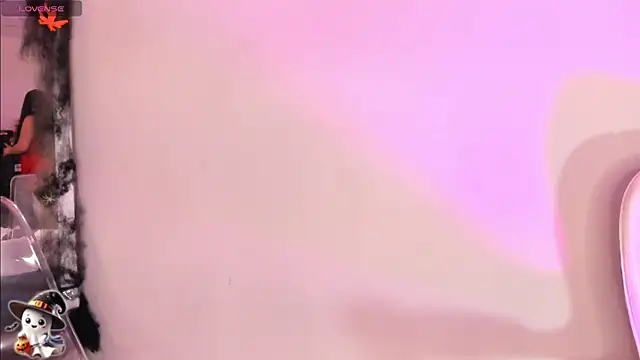 Snapshot of LeylaWoods chatting on October 25, 1:13 am LeylaWoods online show from October 25, 1:13 am