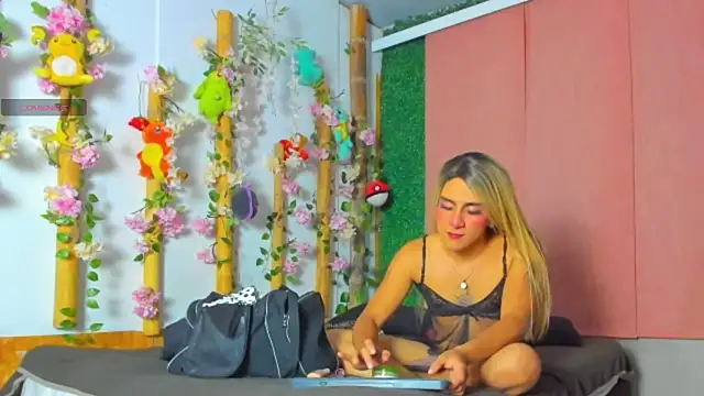zoe bourgeois online show from October 5, 10:35 am