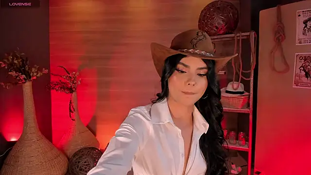 MiaLaurence online show from October 20, 8:09 pm