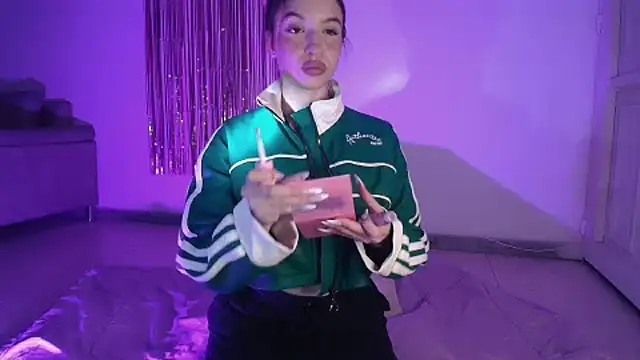 Snapshot of Alina_Lee_t chatting on October 2, 3:35 am Alina Lee t online show from October 2, 3:35 am