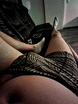 Snapshot of fuuck3dAss chatting on October 24, 8:49 pm fuuck3dAss online show from October 24, 8:49 pm