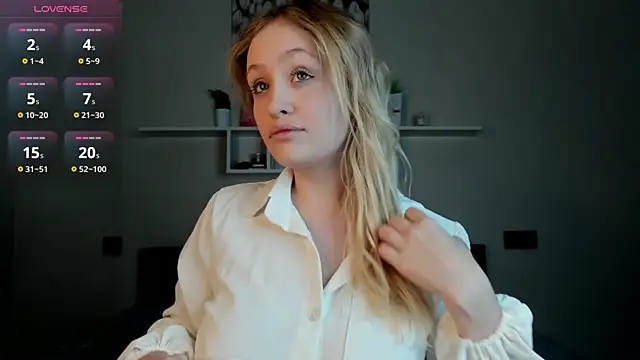 Julliakoill online show from December 5, 8:01 am